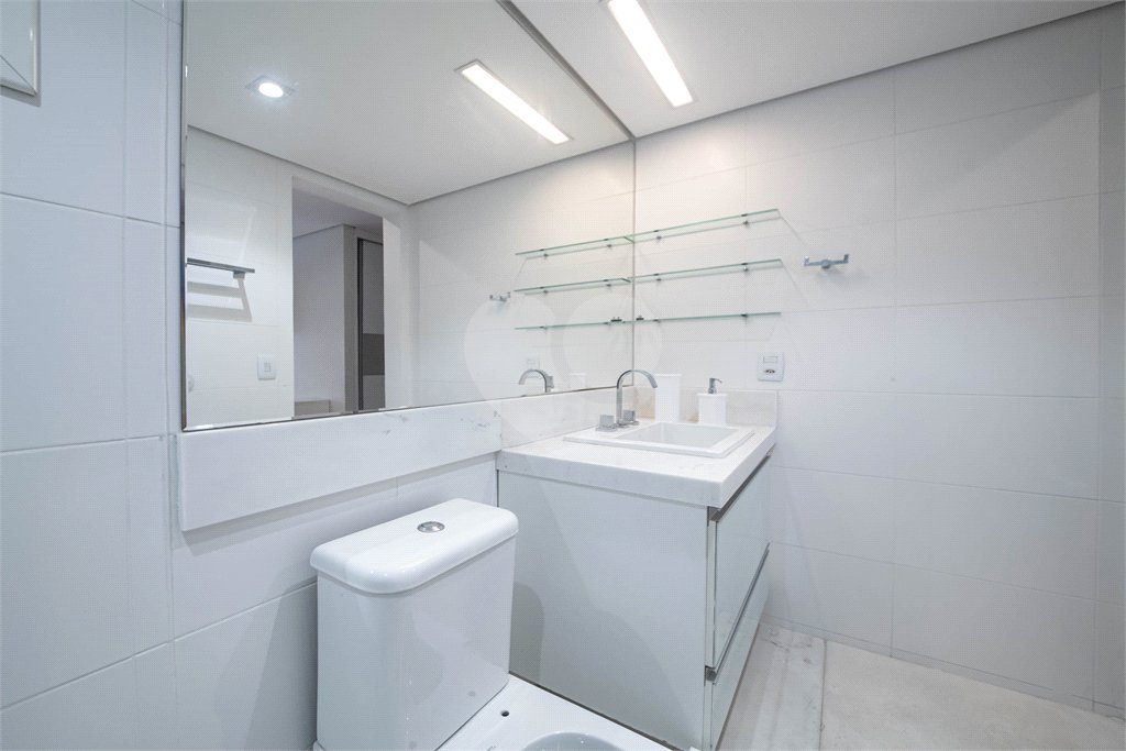 Apartamento à venda com 3 quartos, sendo 2 suítes, em Vila Mariana, São Paulo, SP