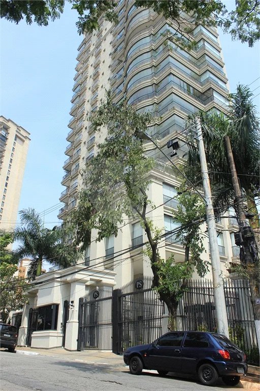 Apartamento na Vila Mariana com 5 dormitórios 04 suítes à venda