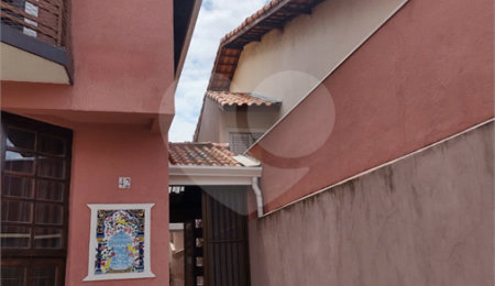 Sobrado à venda com 3 quartos, sendo 1 suíte,  em Parque Ipê, São Paulo, SP
