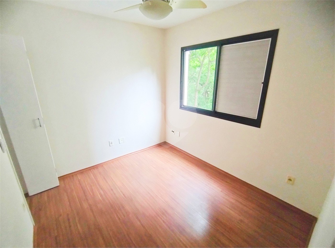 Apartamento - Próximo do metro Saúde - 2 quartos - 1 suíte - varanda - 2 vagas