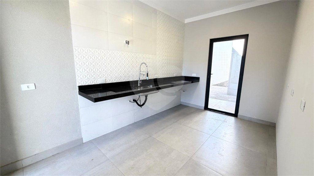Casa à venda com 3 quartos, sendo 1 suíte, em Ipê, Três Lagoas, MS