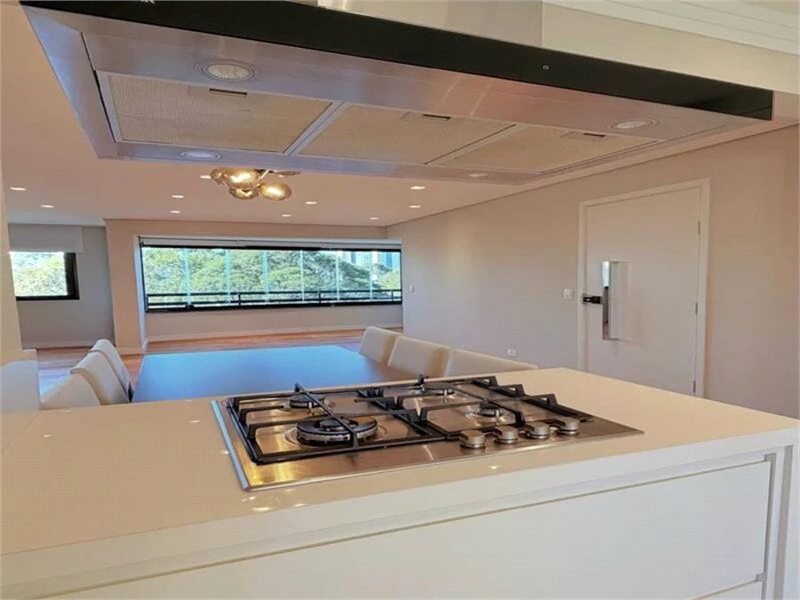 Belíssimo apartamento Ed. Four Seasons - Rua Almansa, 225 - Vila Andrade 2 suites com 3 vagas