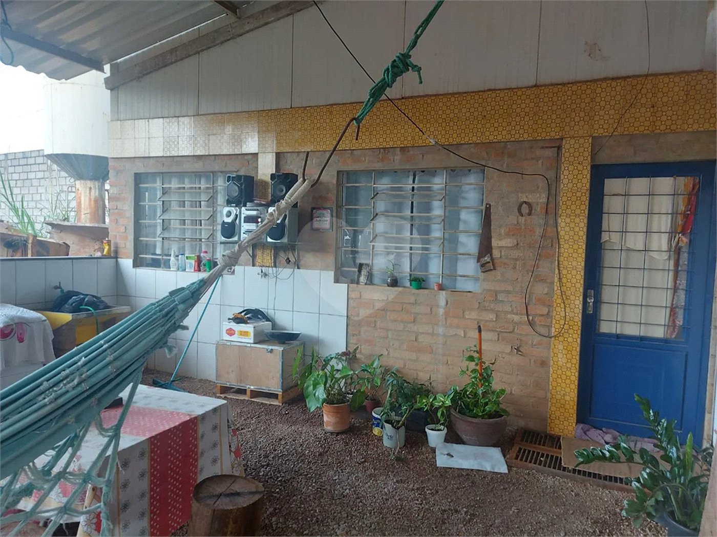 Locação de barracões para Armazenamento" área total de 6000mts - Bairro Abadia - Louveira SP