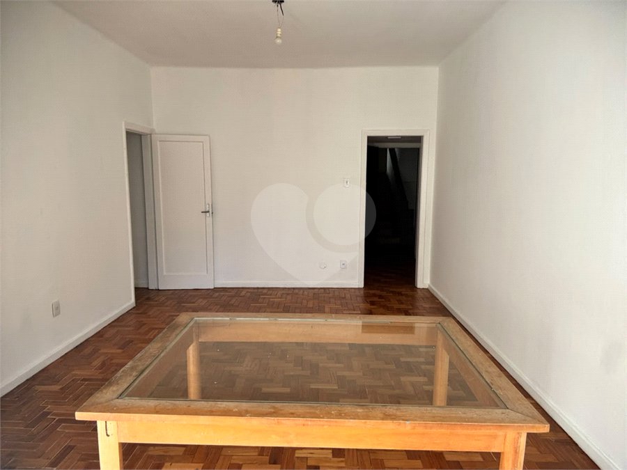 Apartamento à venda com 2 quartos, sendo 1 suíte, em Lagoa, Rio de Janeiro, RJ