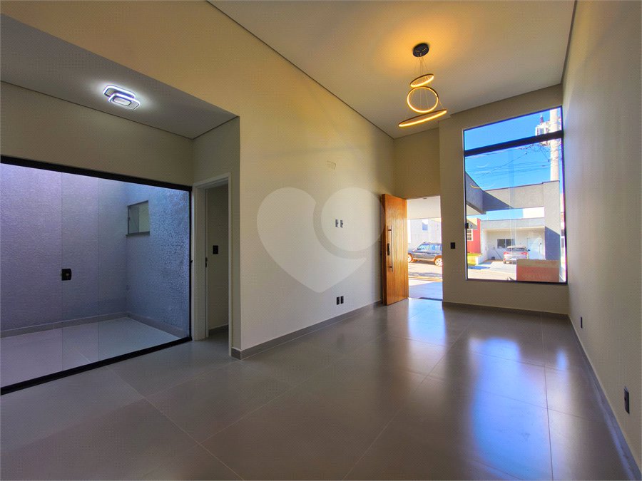 Casa à venda com 3 quartos, sendo 1 suíte, no condomínio Horto Florestal Villagio, Sorocaba - SP