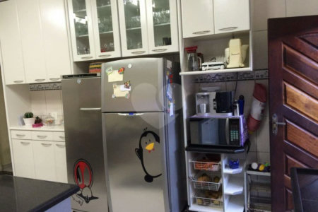 Sobrado à venda com 5 quartos, sendo 4 suítes,  em Vila Mazzei, São Paulo, SP