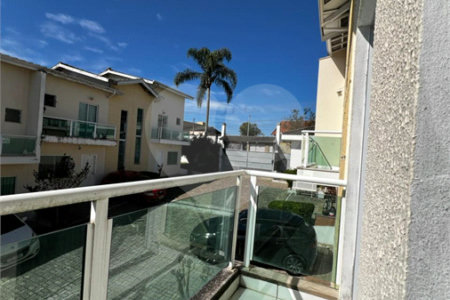 Sobrado à venda com 3 quartos, sendo 1 suíte,  em Vila Suissa, Mogi das Cruzes, SP