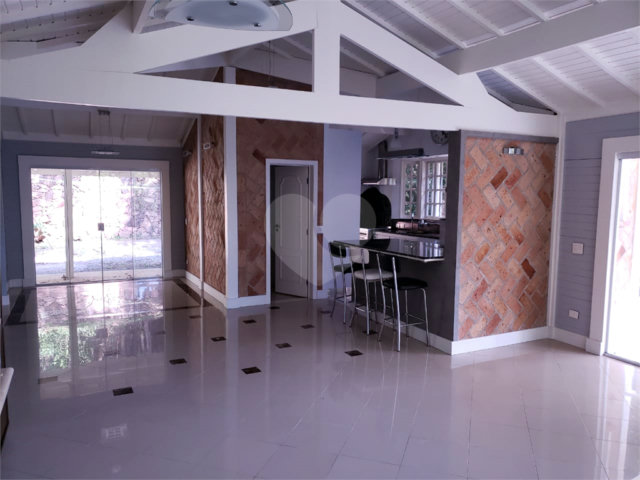 Casa à venda com 2 quartos, sendo 1 suíte,  em Cumbari, Mairiporã, SP