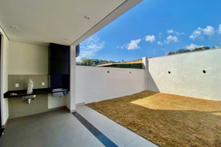 Casa à venda com 3 quartos, sendo 3 suítes, no condomínio Vila Giardino, Jundiaí - SP
