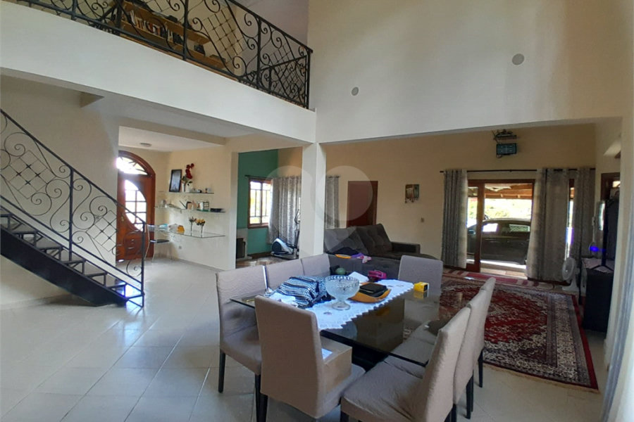 Casa à venda com 3 quartos, sendo 2 suítes,  no condomínio Alpes da Cantareira, Mairiporã - SP