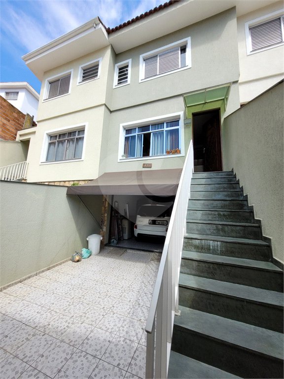Sobrado à venda com 2 quartos em Vila Nivi, São Paulo, SP
