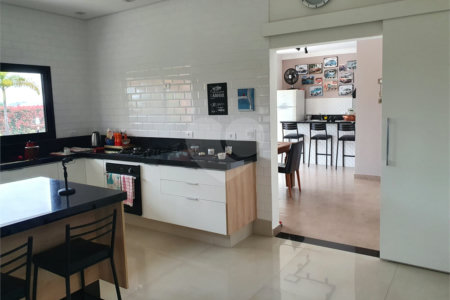 Casa à venda com 3 suítes no condomínio Village Ipanema 1, Araçoiaba da Serra - SP