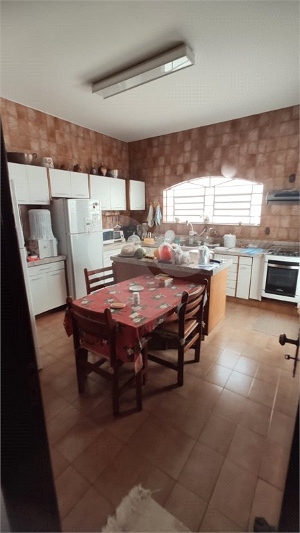 Casa Térrea à venda com 3 quartos, sendo 2 suítes, em Vila Oliveira, Mogi das Cruzes, SP