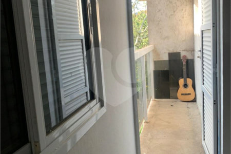 Sobrado à venda com 3 quartos, sendo 1 suíte, em Nova Cerejeira, Atibaia, SP
