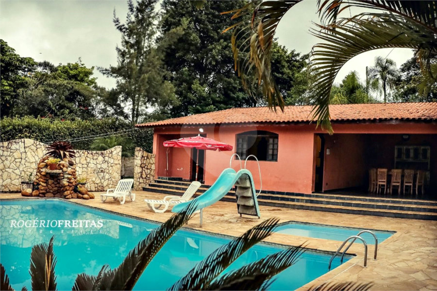 Sítio à venda com 6 quartos em Pavão (canguera), São Roque, SP