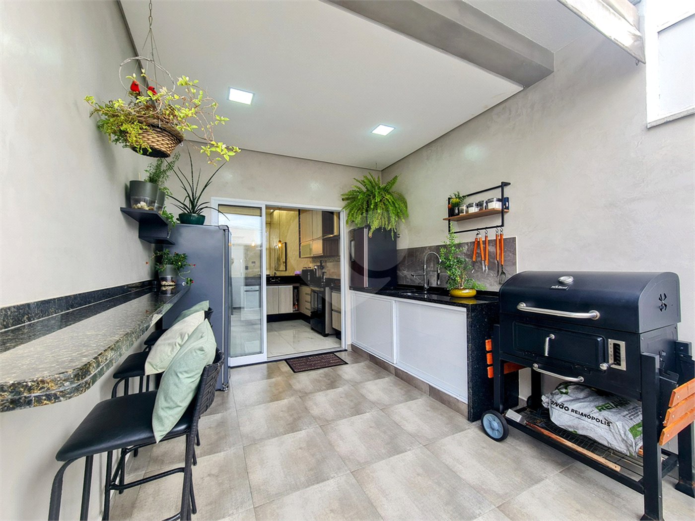 Casa à venda com 3 quartos, sendo 1 suíte, no condomínio Horto Florestal Iii, Sorocaba - SP
