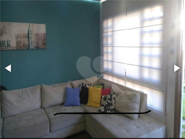 Casa à venda com 3 quartos, sendo 1 suíte,  no condomínio Flores de Laet, São Paulo - SP