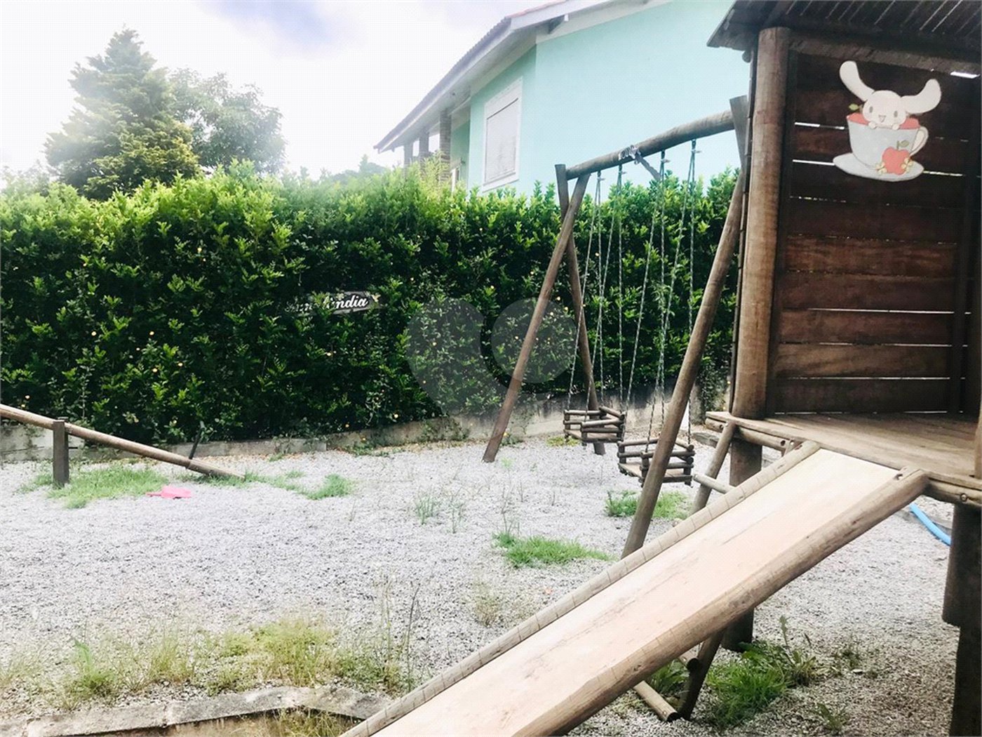 Casa à venda com 3 quartos, sendo 1 suíte, no condomínio Residencial Patrimônio do Carmo, São Roque - SP