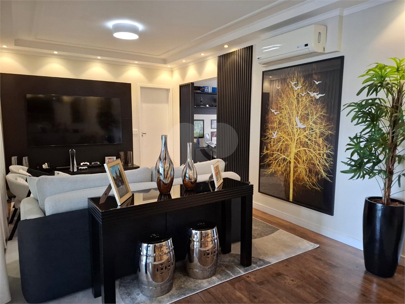 Apartamento à venda com 3 suítes em Barra Funda, São Paulo, SP