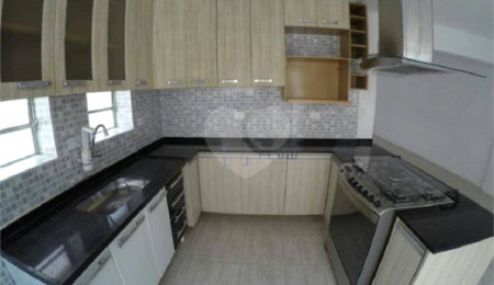 Sobrado à venda com 3 quartos, sendo 1 suíte,  em Planalto Paulista, São Paulo, SP