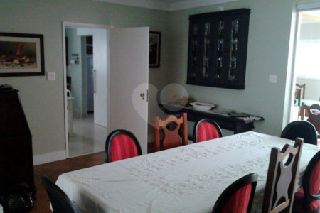 Sobrado à venda com 4 quartos, sendo 1 suíte, em Alto da Boa Vista, São Paulo, SP
