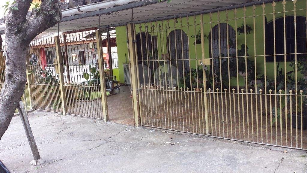 Casa à venda com 3 quartos, sendo 1 suíte, em Itaquera, São Paulo, SP