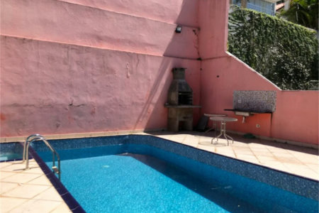 Casa à venda com 4 quartos, sendo 2 suítes,  em Jardim Leonor, São Paulo, SP