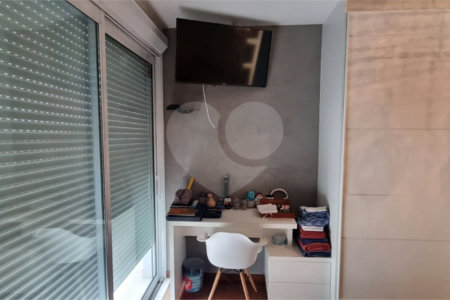Casa à venda com 5 quartos, sendo 2 suítes, no condomínio Swiss Park, São Bernardo do Campo - SP