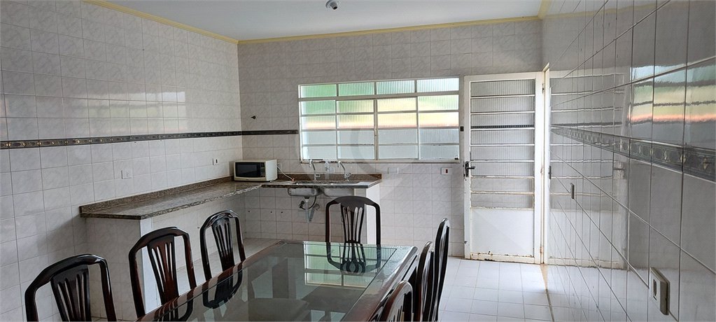Sobrado à venda com 3 quartos, sendo 1 suíte, em Ressaca, Atibaia, SP