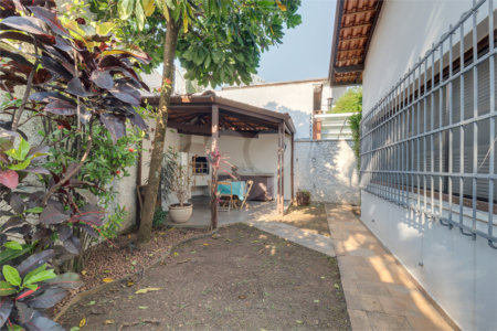 Casa Térrea à venda com 3 suítes em Granja Julieta, São Paulo, SP