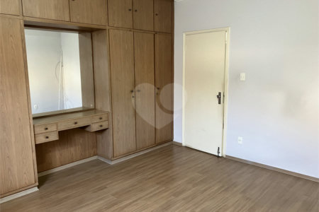 Casa Térrea à venda com 4 quartos, sendo 2 suítes, em Jardim Santa Rosália, Sorocaba, SP