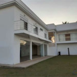 Casa à venda com 5 quartos, sendo 4 suítes, no condomínio Village Saint Charbel, Araçoiaba da Serra - SP