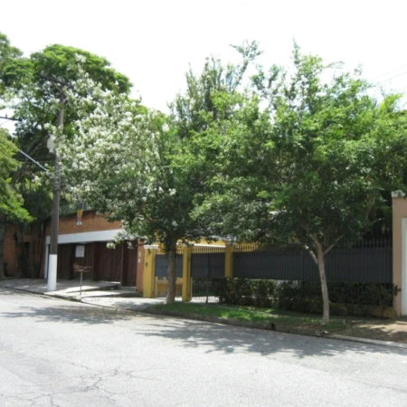 Casa à venda com 4 quartos, sendo 2 suítes, em Jardim Leonor, São Paulo, SP