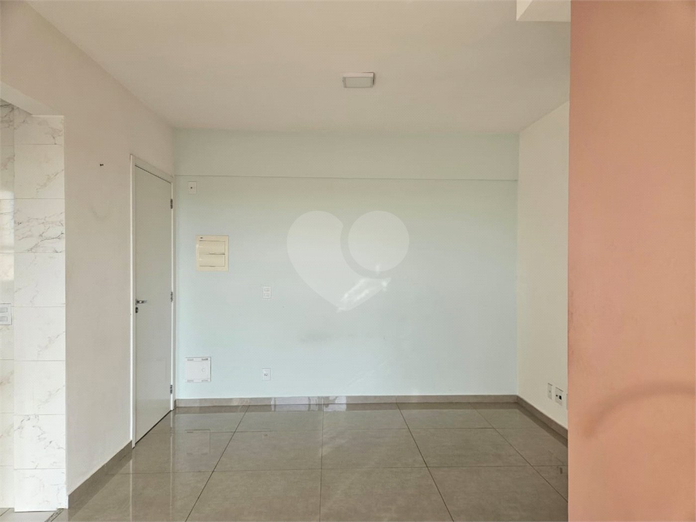 Apartamento à venda com 3 quartos, sendo 1 suíte, no Centro, Poá, SP