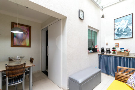 Casa à venda com 3 quartos, sendo 1 suíte, no condomínio Orquideas, São Paulo - SP