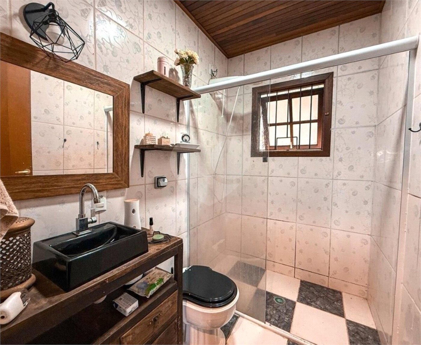 Casa à venda com 3 quartos, sendo 1 suíte,  em Chácara São João, Carapicuíba, SP