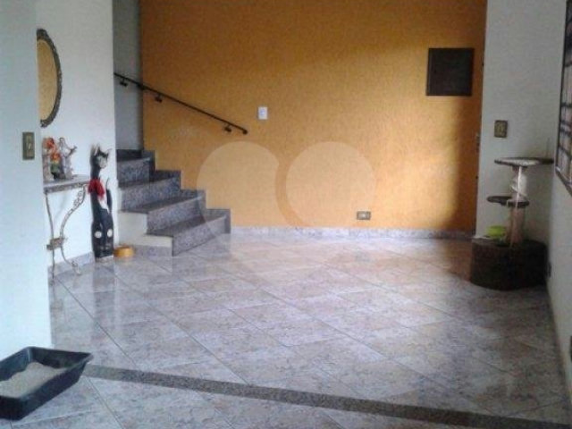 Sobrado à venda com 3 quartos, sendo 1 suíte,  em Tremembé, São Paulo, SP
