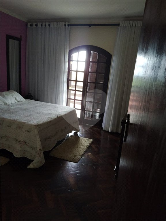 Casa Térrea à venda com 3 quartos, sendo 1 suíte,  no Centro, Salesópolis, SP