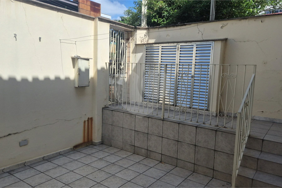 Casa à venda com 4 quartos, sendo 3 suítes, no condomínio Chácara das Rosas, São Paulo - SP