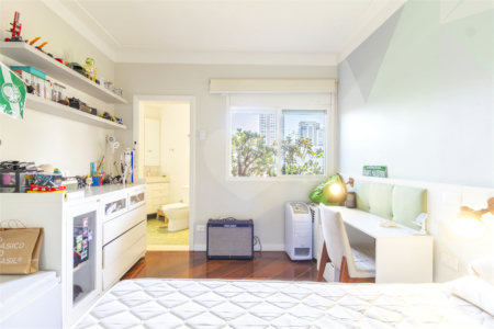 Apartamento à venda com 4 quartos, sendo 2 suítes, em Indianópolis, São Paulo, SP