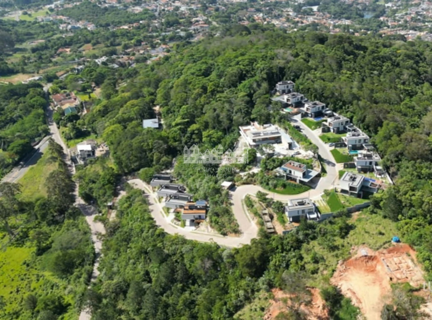 Casa à venda com 3 suítes no condomínio Lá Reserva Atibaia, Atibaia - SP