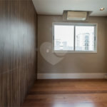 Cobertura à venda com 4 quartos, sendo 2 suítes, em Moema, São Paulo, SP