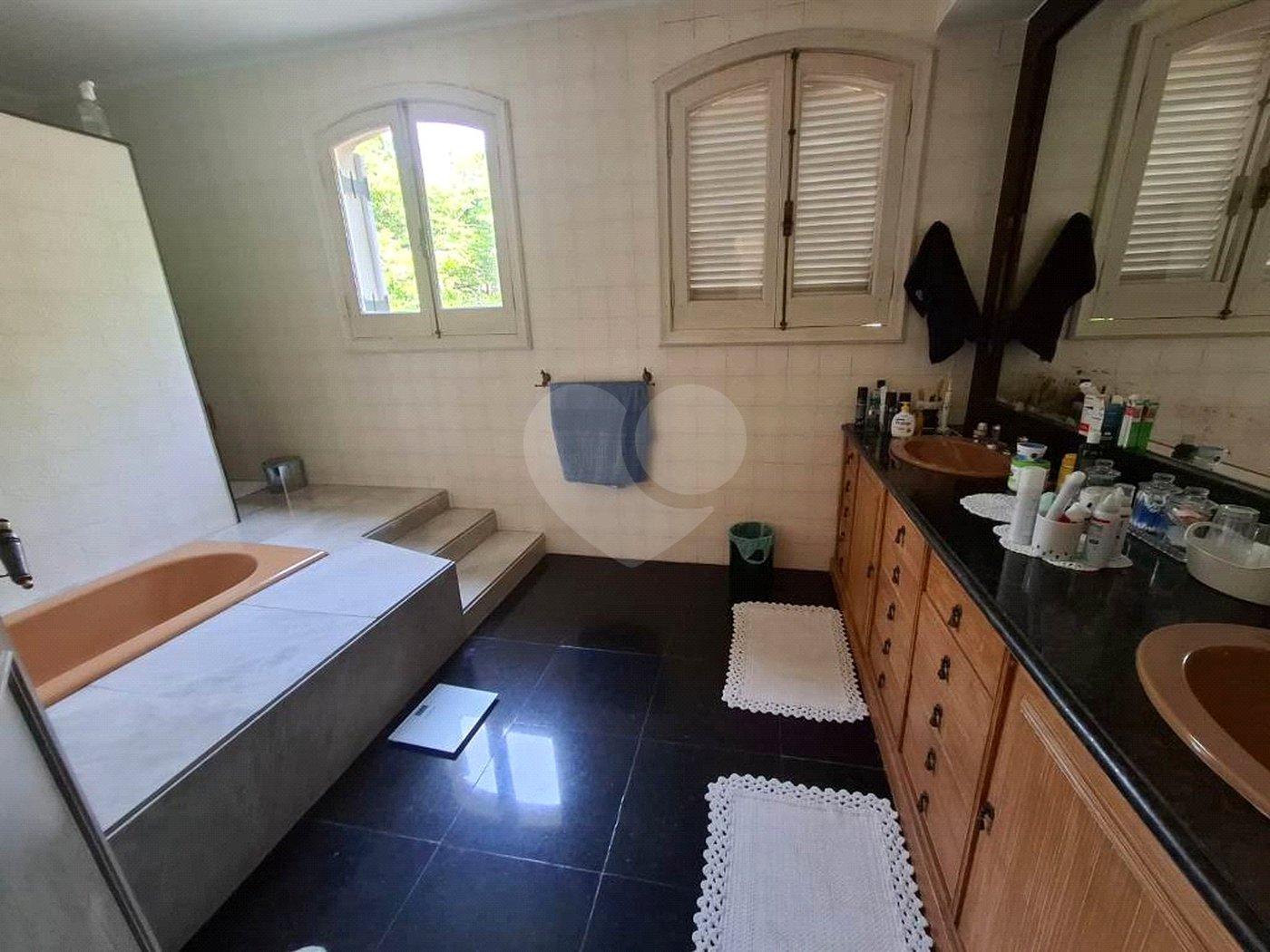 Casa à venda com 5 quartos, sendo 3 suítes,  em Alto da Boa Vista, São Paulo, SP