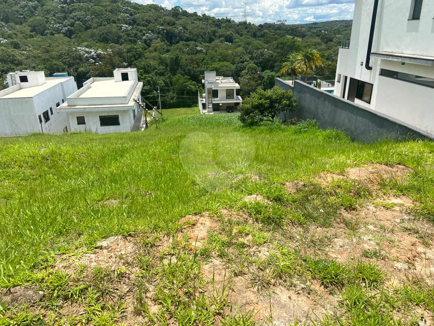 Terreno à venda no condomínio Brisa 1, Mogi das Cruzes - SP