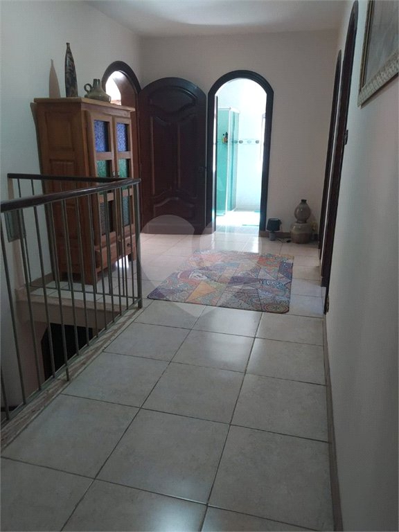 Casa à venda ou para alugar com 3 quartos, sendo 1 suíte, em Estação, São Roque, SP