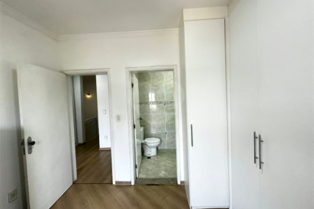 Sobrado à venda com 4 quartos, sendo 3 suítes,  em Vila Áurea, Poá, SP