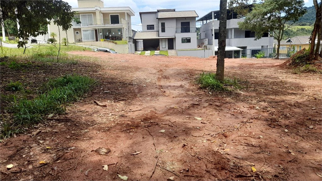 Terreno à venda no condomínio Itaguaçu da Cantareira, São Paulo - SP