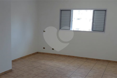Sobrado à venda com 3 quartos, sendo 2 suítes, em Vila Paulicéia, São Paulo, SP
