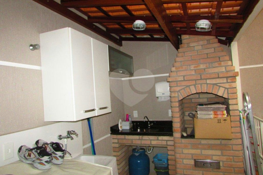 Sobrado à venda com 3 quartos, sendo 1 suíte,  em Vila Constança, São Paulo, SP
