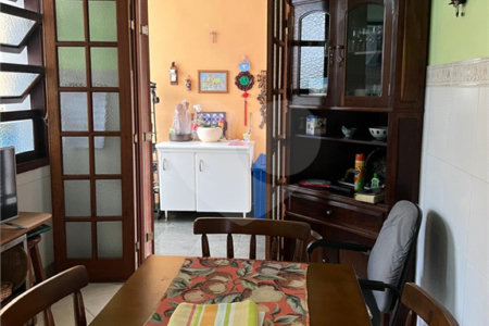Casa à venda com 3 quartos, sendo 1 suíte, em Vila Mariana, São Paulo, SP